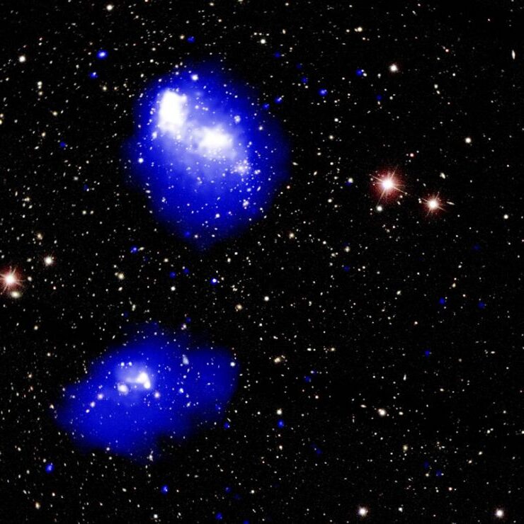 telescopio chandra revela estructuras en cumulo galactico